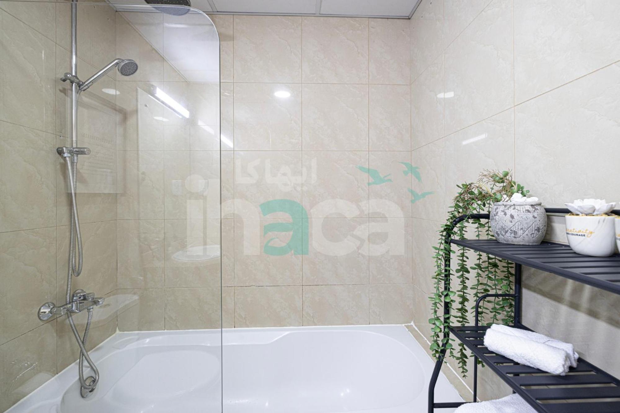 Modern Cozy 1 Bedroom Marina Near Tram Ain Sea View Balcony Dubai